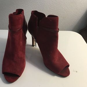 Marc Fisher Maroon booties/ ankle boot
